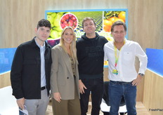 Agrofrutales de Argentina cultiva y exporta cítricos y cerezas a diferentes mercados.